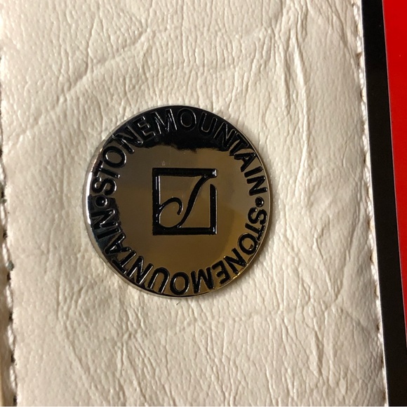 New Stone Mountain Leather Wristlet Wallet W/Rechargeable Phone Battery - Picture 13 of 14